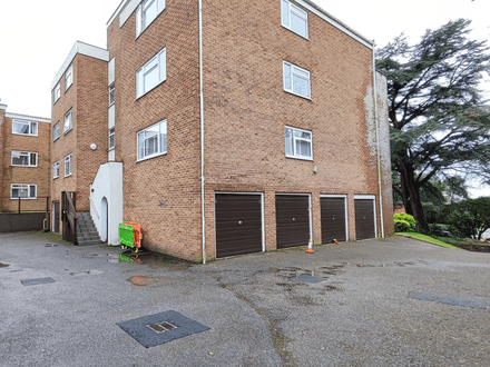 Two Bedroom Apartment - Ideal for Investment or First Time Purchase - Poole (BH14)