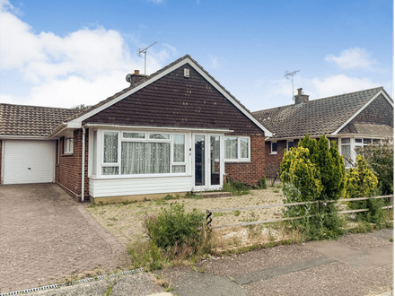 Three Bedroom Detached Bungalow - Bognor Regis (PO22)